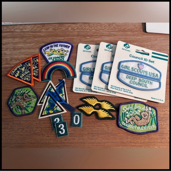 Bundle of Girl Scout patches badges numbers wings rainbow cookies - Picture 1 of 3